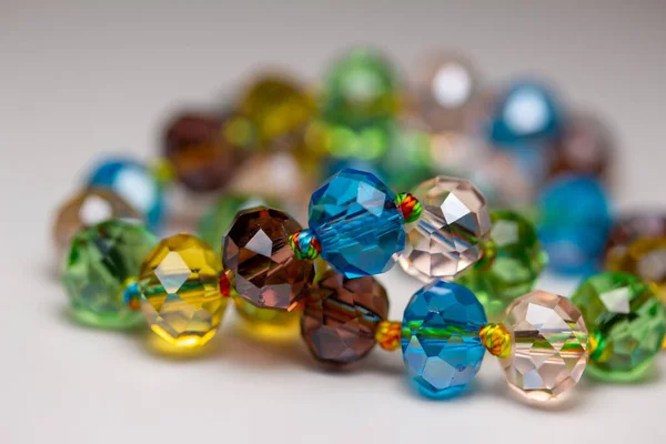 Macro Abstract Texture Background String Defocused Colorful Faceted Glass Beads — ストック写真