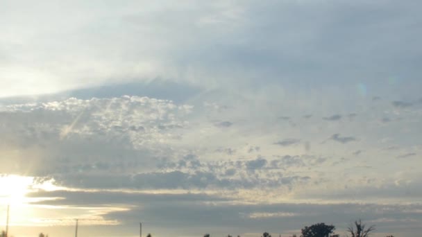 Μπλε Ηλιοβασίλεμα Στον Αυτοκινητόδρομο — Αρχείο Βίντεο