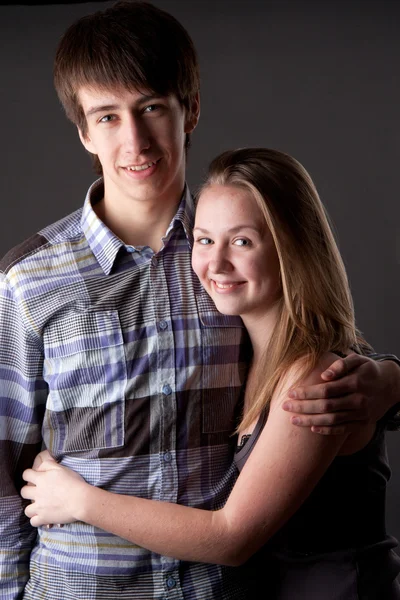Tineri cuplu — Fotografie, imagine de stoc