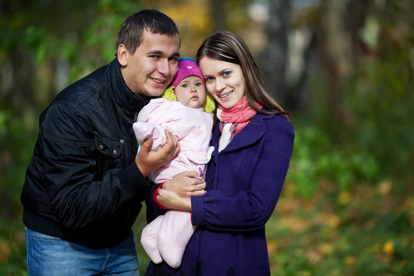 Glückliche Familie — Stockfoto