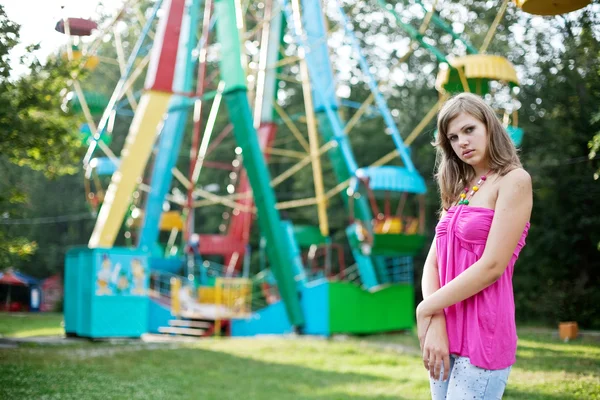 At a ferris wheel — Stock Photo, Image