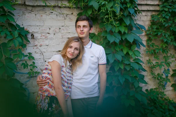 Couple posing — Stock Photo, Image