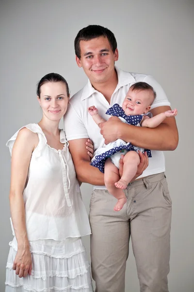 Dreiköpfige Familie — Stockfoto