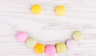 Beyaz arkaplanda şeker