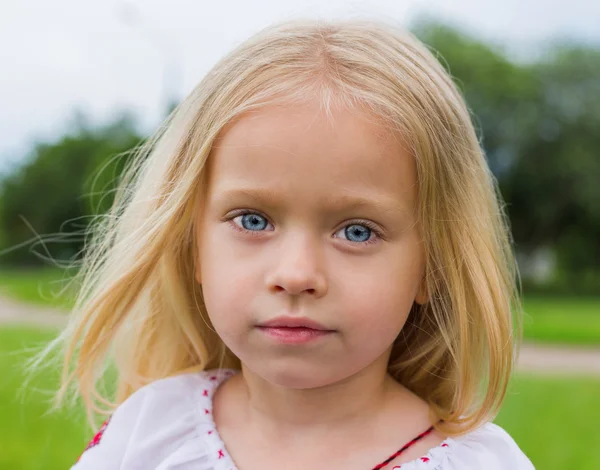 Oekraïense meisje - grote portret — Stockfoto