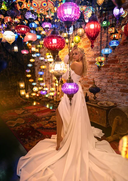 Beautiful Blonde Woman Long White Dress Posing Colorful Turkish Traditional — Stock Photo, Image