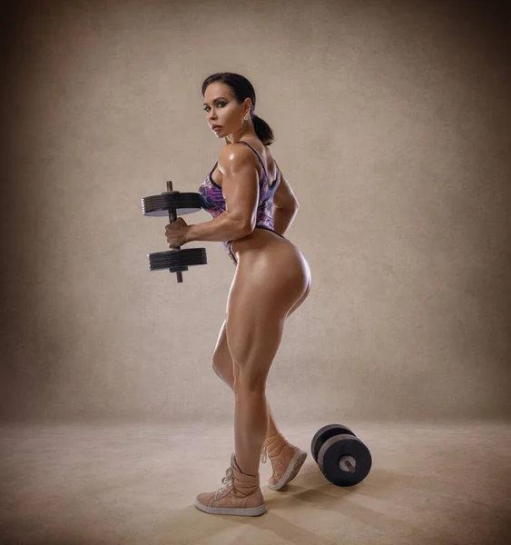 Beautiful Sexy Fitness Girl Perfect Back Butt Shapes Posing Dumbbells — Stockfoto