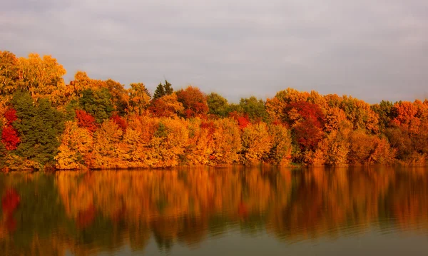 Herbstliche Landschaft — Stockfoto