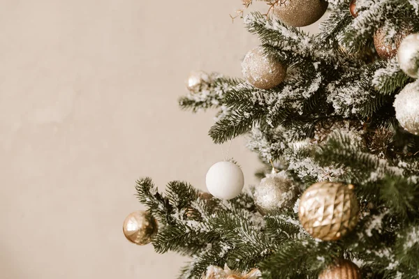 Close Van Gedecoreerde Kerstboom — Stockfoto