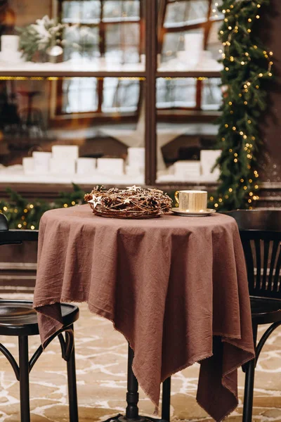 Cafe Table Christmas Decoration — Stock Photo, Image