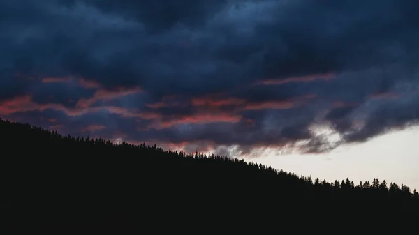 Belo Céu Pôr Sol Nas Montanhas — Fotografia de Stock