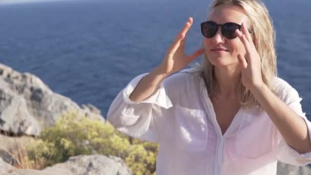 Närbild Kvinnlig Turist Vid Havet Turkiet Antalya — Stockvideo