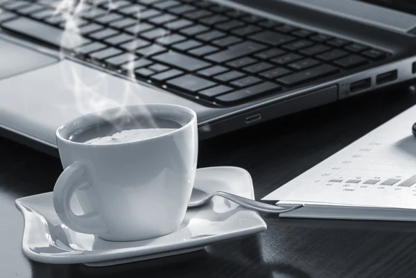 Kaffee und Laptop — Stockfoto