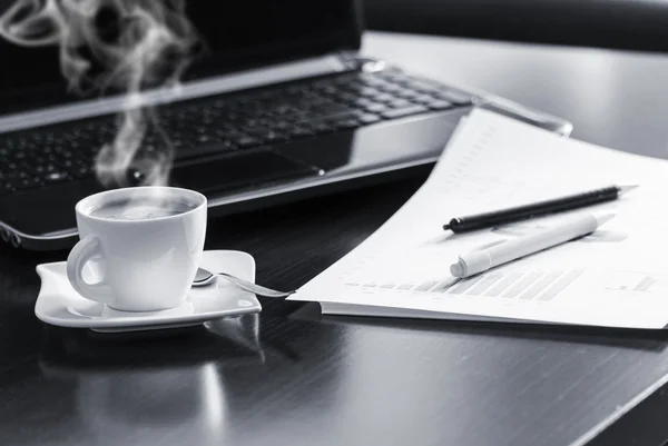 Kaffee und Laptop — Stockfoto