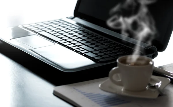 Кава і ноутбук — стокове фото