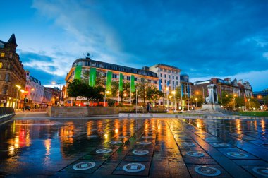 Piccadilly bahçeleri manchester İngiltere'de