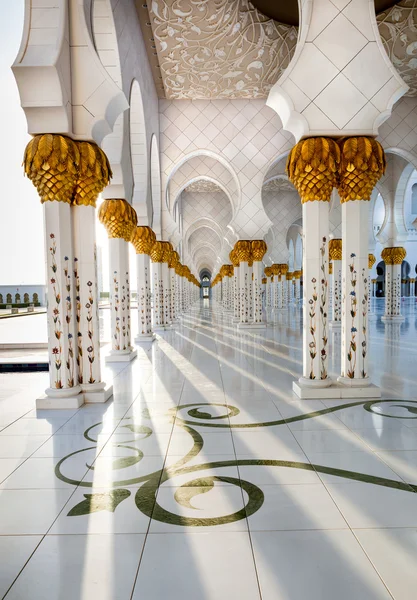 Scheich-Zayed-Moschee im dhabitischen Korridor — Stockfoto