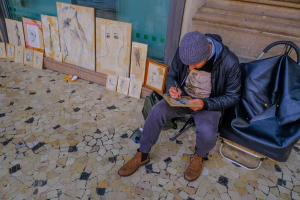 2021 이탈리아 볼로냐 그림을 도시에서 그림을 그리는 예술가 — 스톡 사진