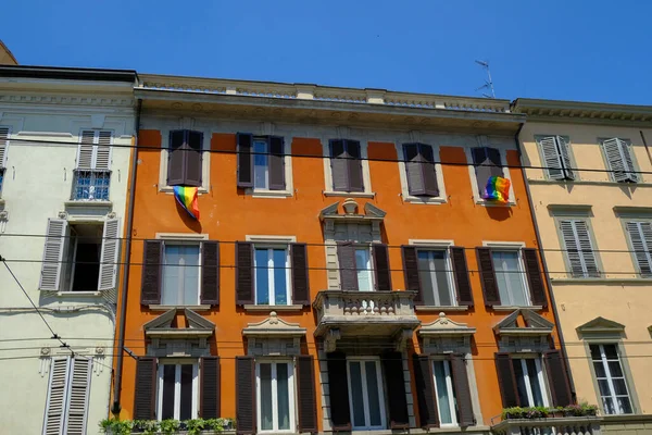 Fassade Eines Orangefarbenen Hauses Der Altstadt Von Parma Italien Mit — Stockfoto