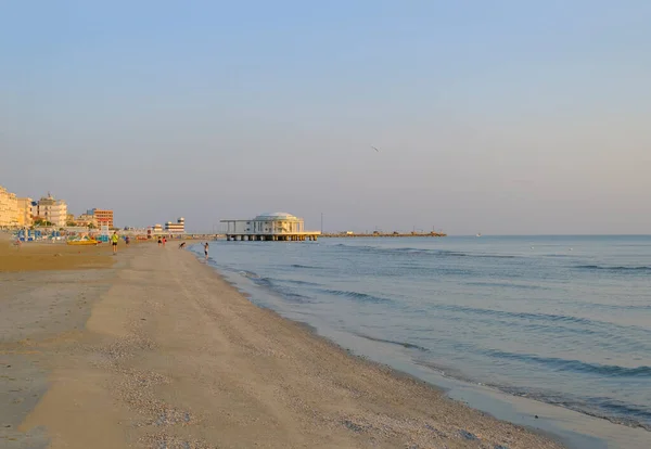 Kilátás Nyílik Strandra Senigallia Olaszország Rotonda Mare Móló Napkeltekor Reggel — Stock Fotó