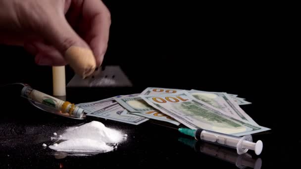 Cocaïne Lijnen Aan Het Bereiden Drugsverslaafde Bereidt Cocaïne Lijnen Voor — Stockvideo