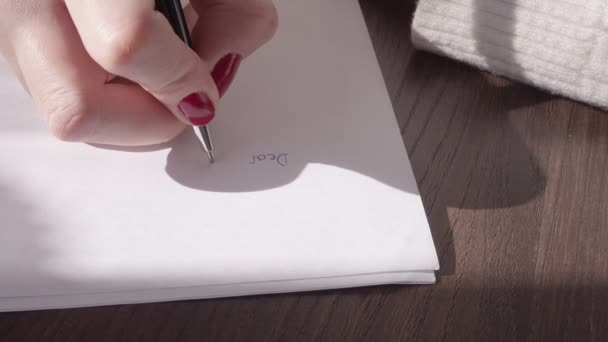 편지를 손으로 편지를 필기를 슬라이더로 — 비디오