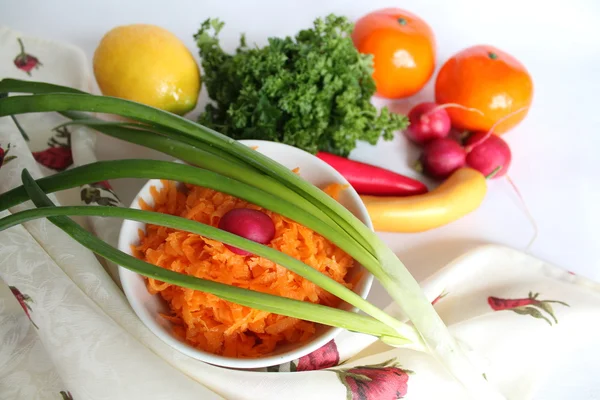 Салат с морковью — стоковое фото