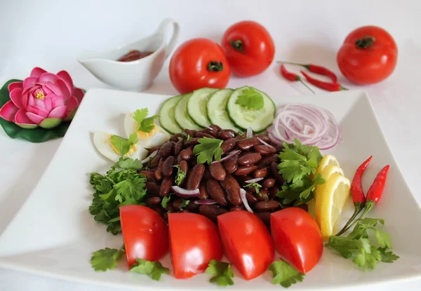 Kuru ile salata — Stok fotoğraf