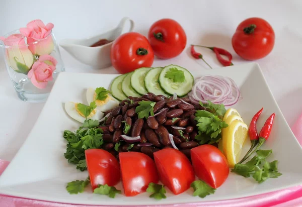 Salada com feijão — Fotografia de Stock