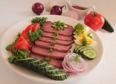 kızarmış et ve sebze