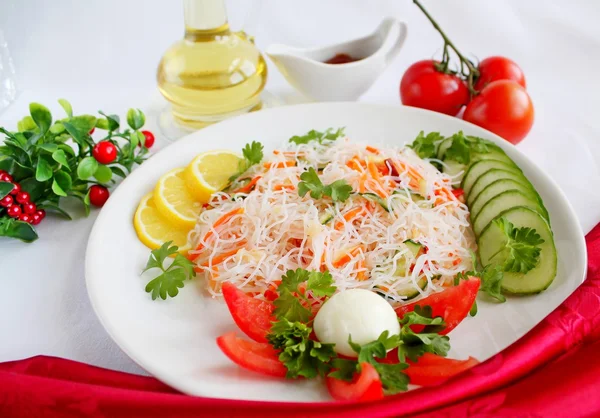 Ensalada con funchoza —  Fotos de Stock