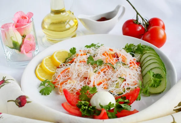 Ensalada con funchoza —  Fotos de Stock