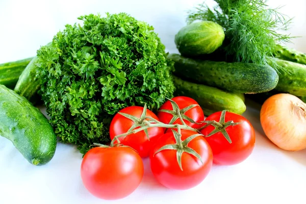 Tomaten und Gurken und Dill — Stockfoto