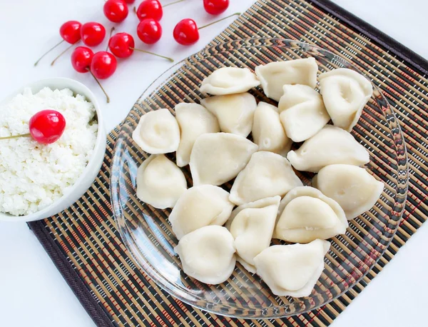 Vareniks con cagliata — Foto Stock