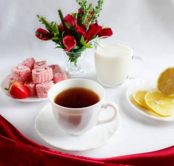 Tea with east sweets - lukum — Stock Photo, Image