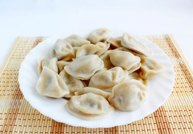 vareniks lapa Odalar ve patates ile