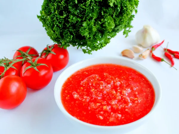 Tomate mit Knoblauch und Pferd — Stockfoto