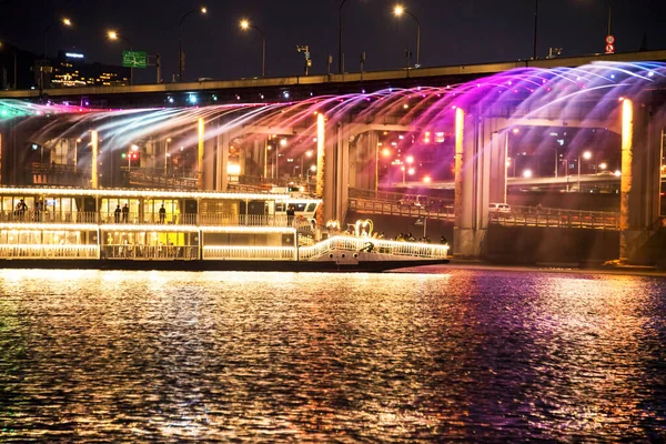 Seoul Korea Sep 2019 Plavba Řece Han Duhová Kašna Mostě — Stock fotografie