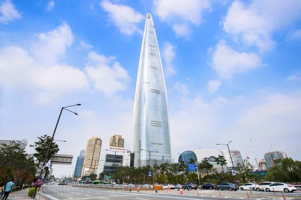 Seoul South Korea Oct 2019 Lotte Tower Rising Blue Sky — Photo