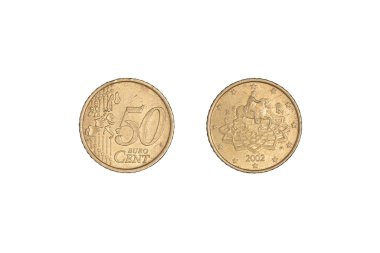 Siyah arka planda 2002 yılı 50 Euro bozuk para. İki taraftan yakın çekim..