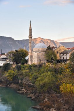 Mostar, Bosna-Hersek - 21 11 2021: Bosna-Hersek 'in Mostar kentindeki Eski Cami.