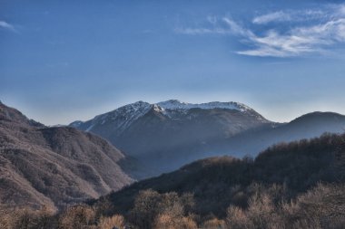 Kayalık Dağ 'ın HDR dış manzara fotoğrafçılığı 