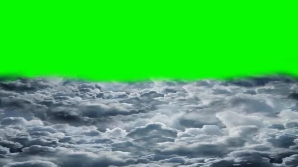 Über den Wolken fliegen - grüne Leinwand — Stockvideo