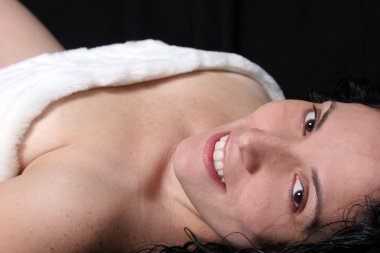 güzel yüzünü gülümseyen kız