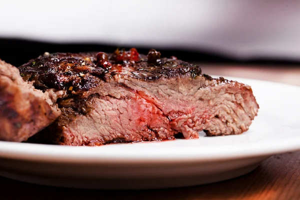 Carne média e especiarias — Fotografia de Stock