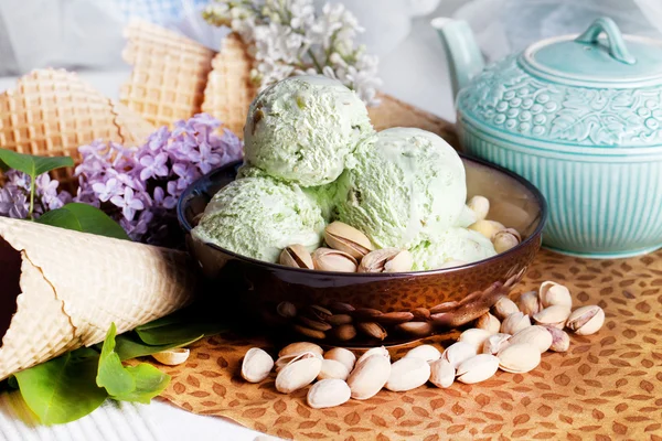 Pistachio ice cream — Stock Photo, Image