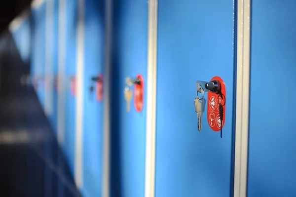 Changing room cupboards with key. — Stock Photo, Image