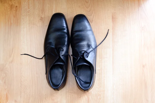 Męskie czarne klasyczne eleganckie parę butów. — Zdjęcie stockowe