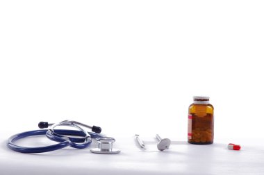 Doktor stetoskop tıbbi ilaçlar