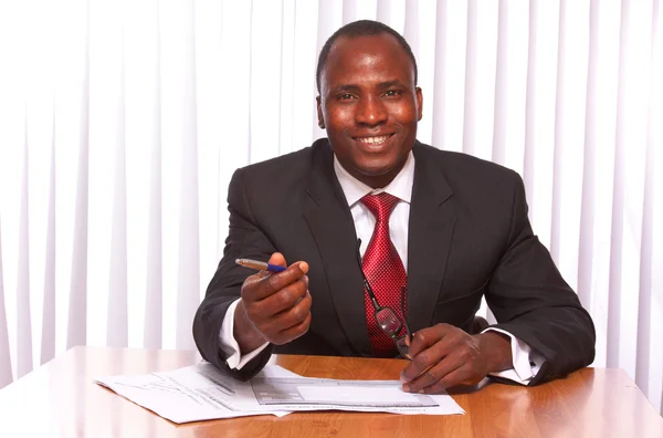 Hombre de negocios afroamericano — Foto de Stock